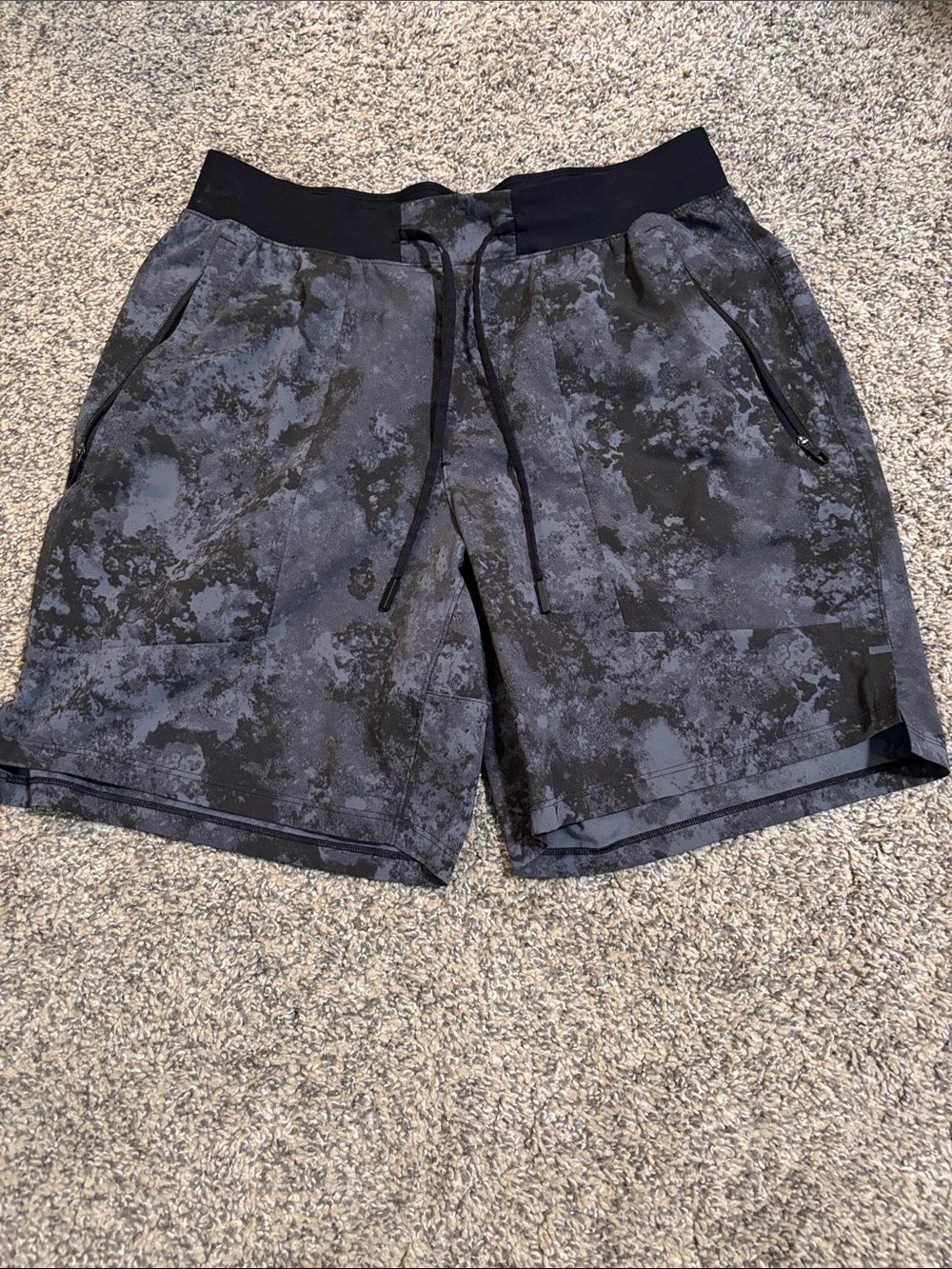Lululemon License to Train Linerless Short 7" size medium